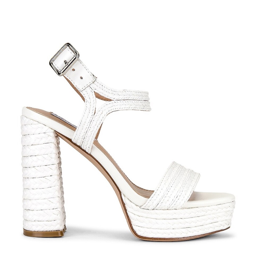 Never worn Steve Madden Lomardo Sandal in White. Size 8